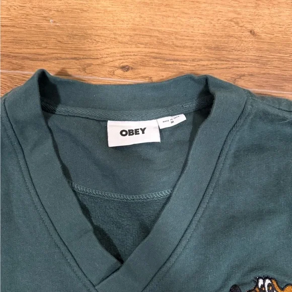 Obey Forest Green V-Neck Top - Picture 2 of 2